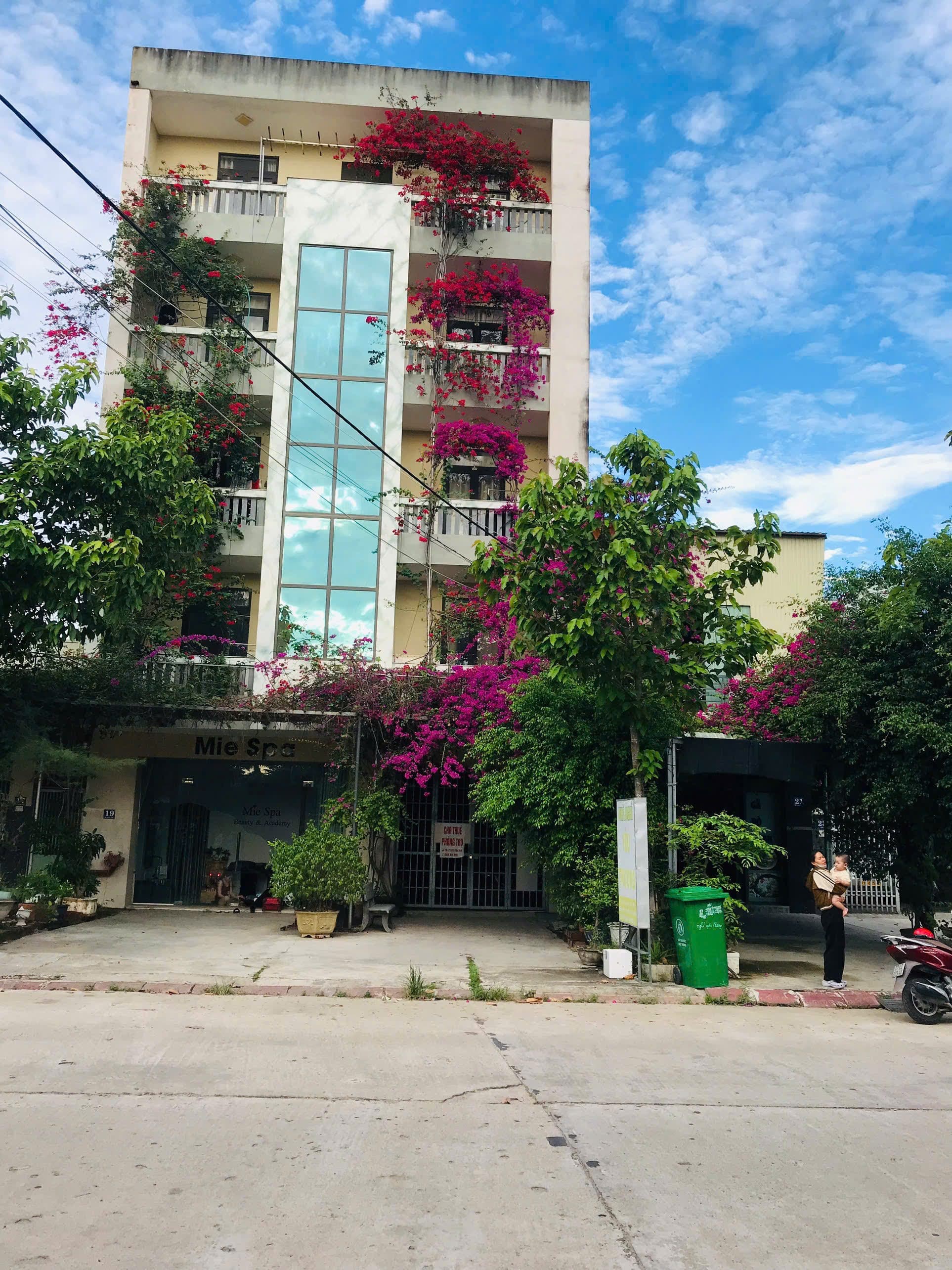 BÁN NHÀ 4 TẦNG MẶT TIỀN HỒ VĂN HUÊ ( NHƠN BÌNH )  - QUY NHƠN