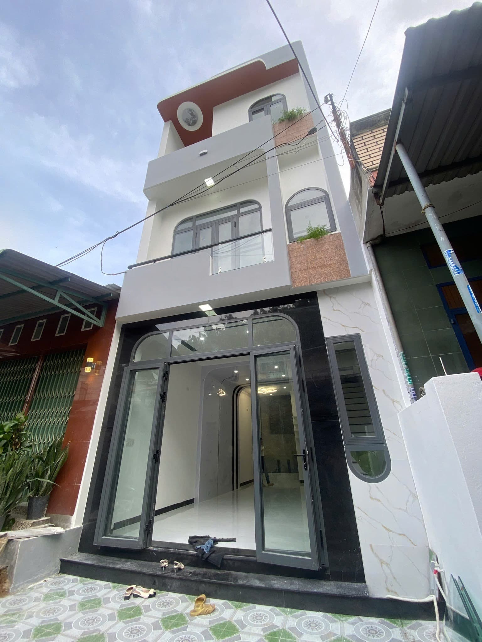 BÁN NHÀ 3 MÊ HẺM RỘNG VÀ CẠN ĐƯỜNG PHẠM NGŨ LÃO- QUY NHƠN.