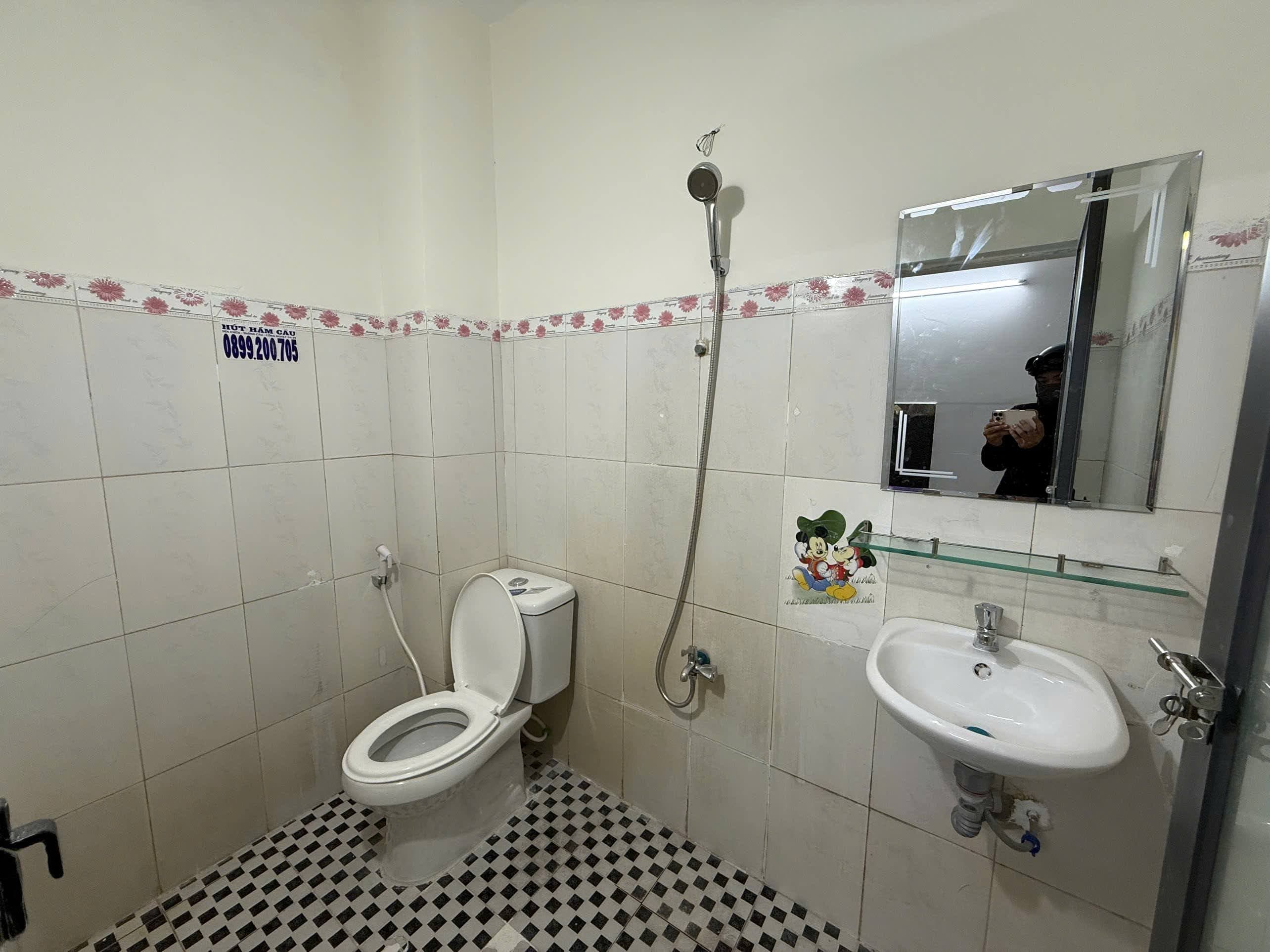  BÁN NHANH NHÀ PHỐ SAU 1 CĂN MẶT TIỀN ĐƯỜNG VÕ NGUYÊN GIÁP - QUY NHƠN - GIA LAI.