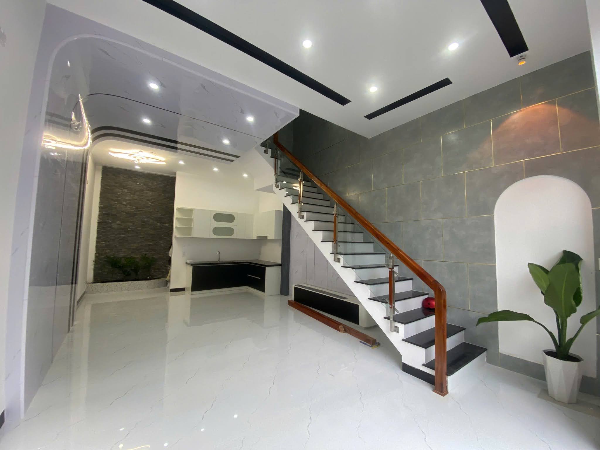 BÁN NHÀ 3 MÊ HẺM RỘNG VÀ CẠN ĐƯỜNG PHẠM NGŨ LÃO- QUY NHƠN.