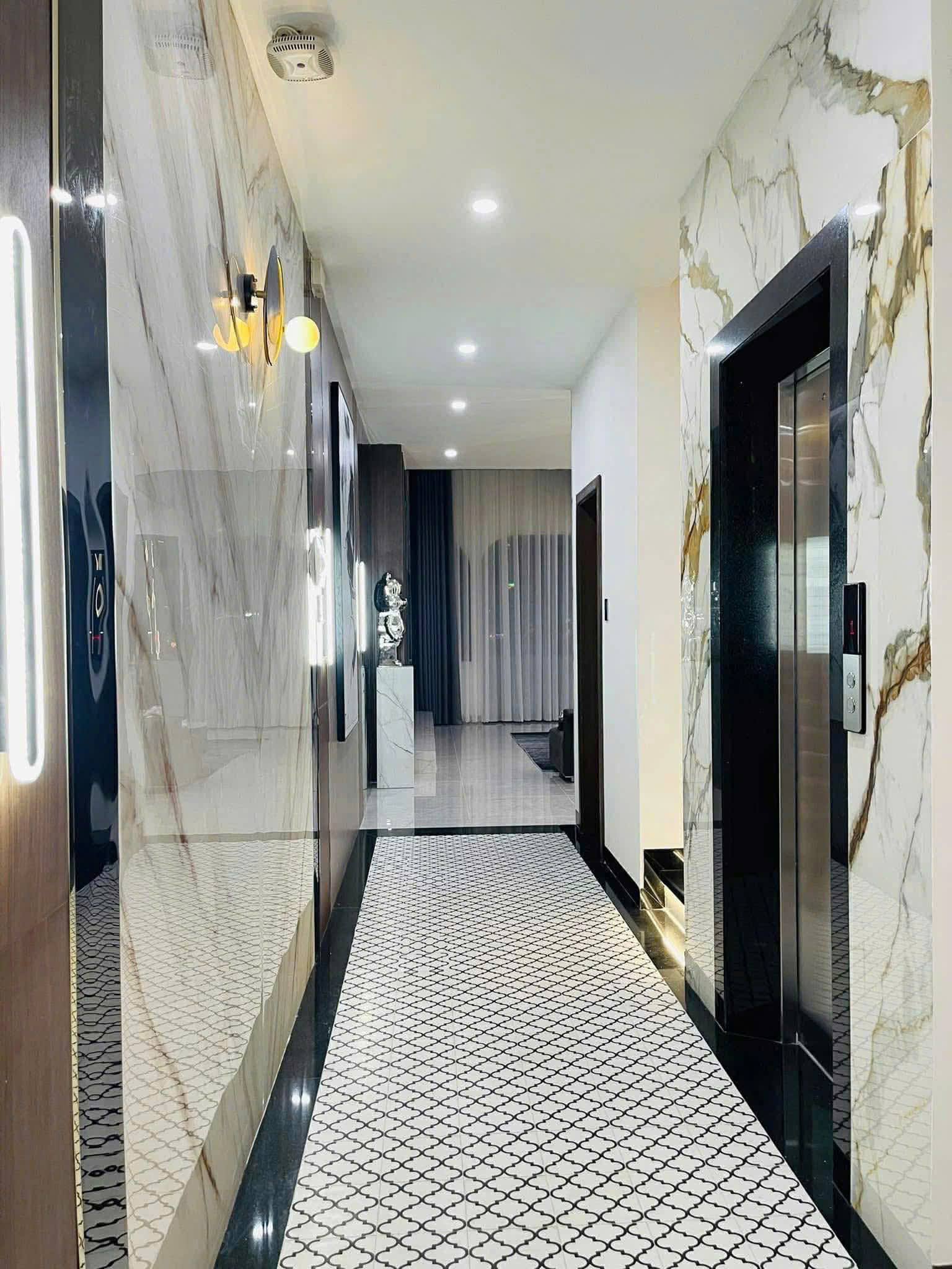 BÁN SIÊU PHẨM NHÀ 2 MẶT TIỀN BÌNH HÀ - TRUNG TÂM QUY NHƠN - GIA LAI