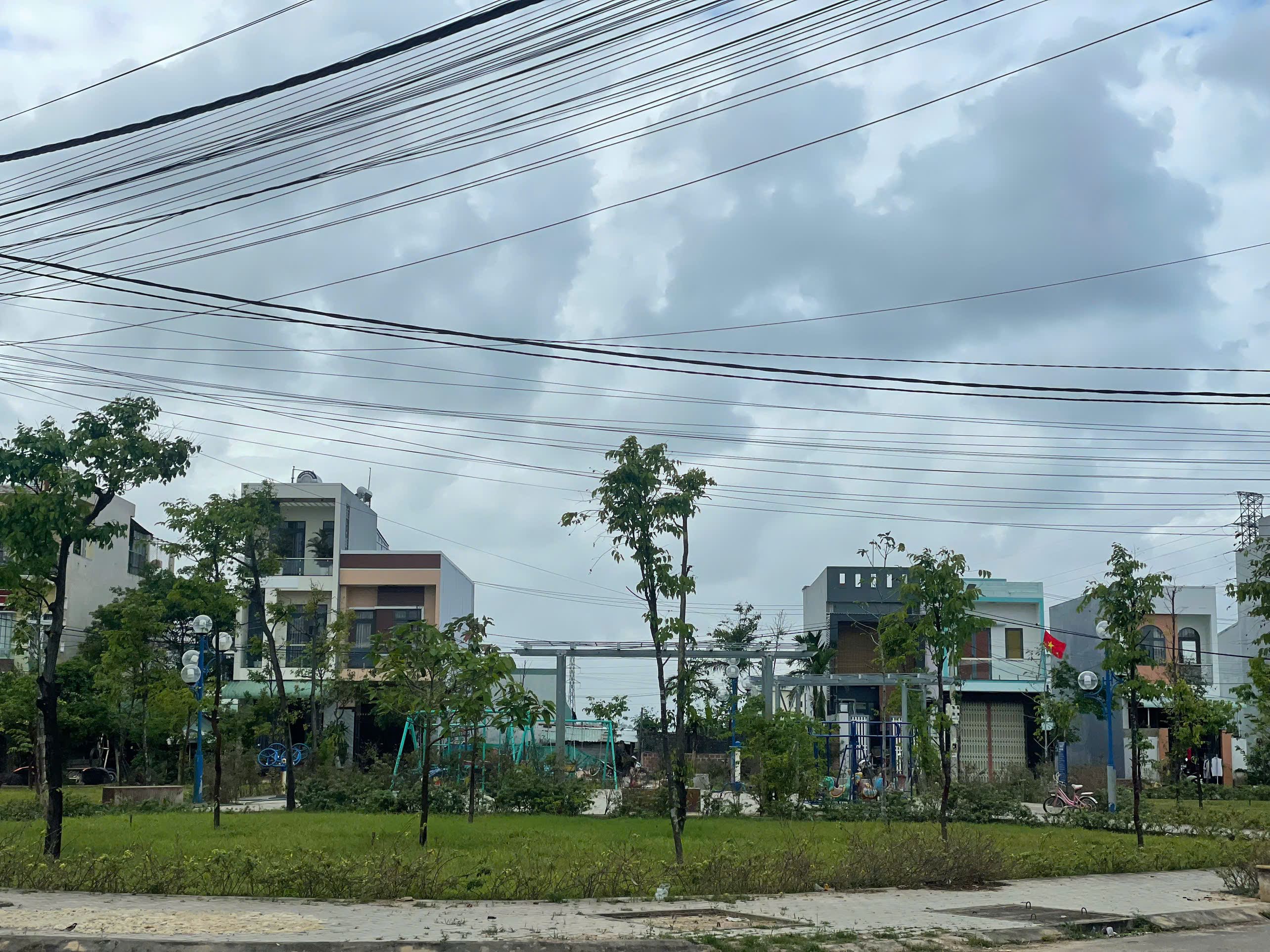  BÁN LÔ ĐẤT MẶT TIỀN KHU VỰC NHƠN BÌNH - QUY NHƠN ĐÔNG