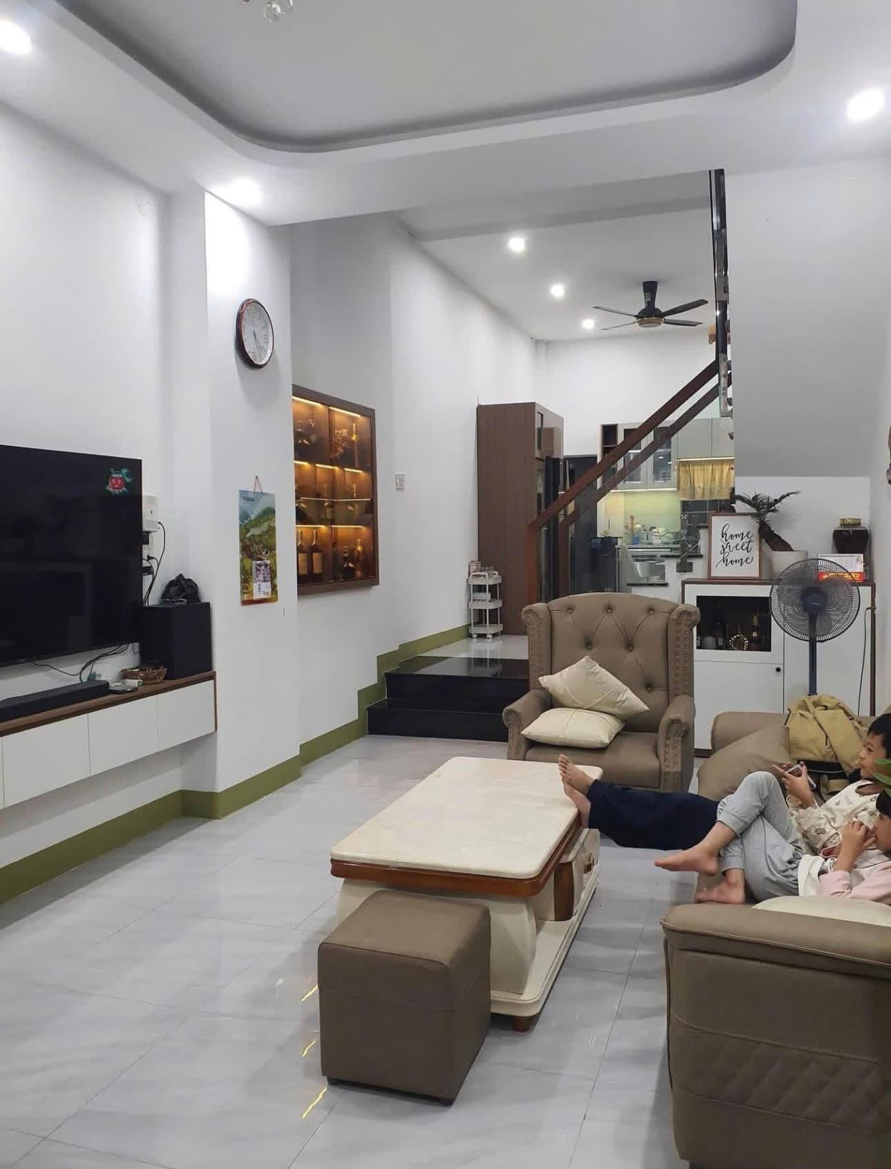 BÁN NHÀ 3 TẦNG MẶT TIỀN KINH DOANH ĐƯỜNG HAI BÀ TRƯNG - TRUNG TÂM QUY NHƠN.