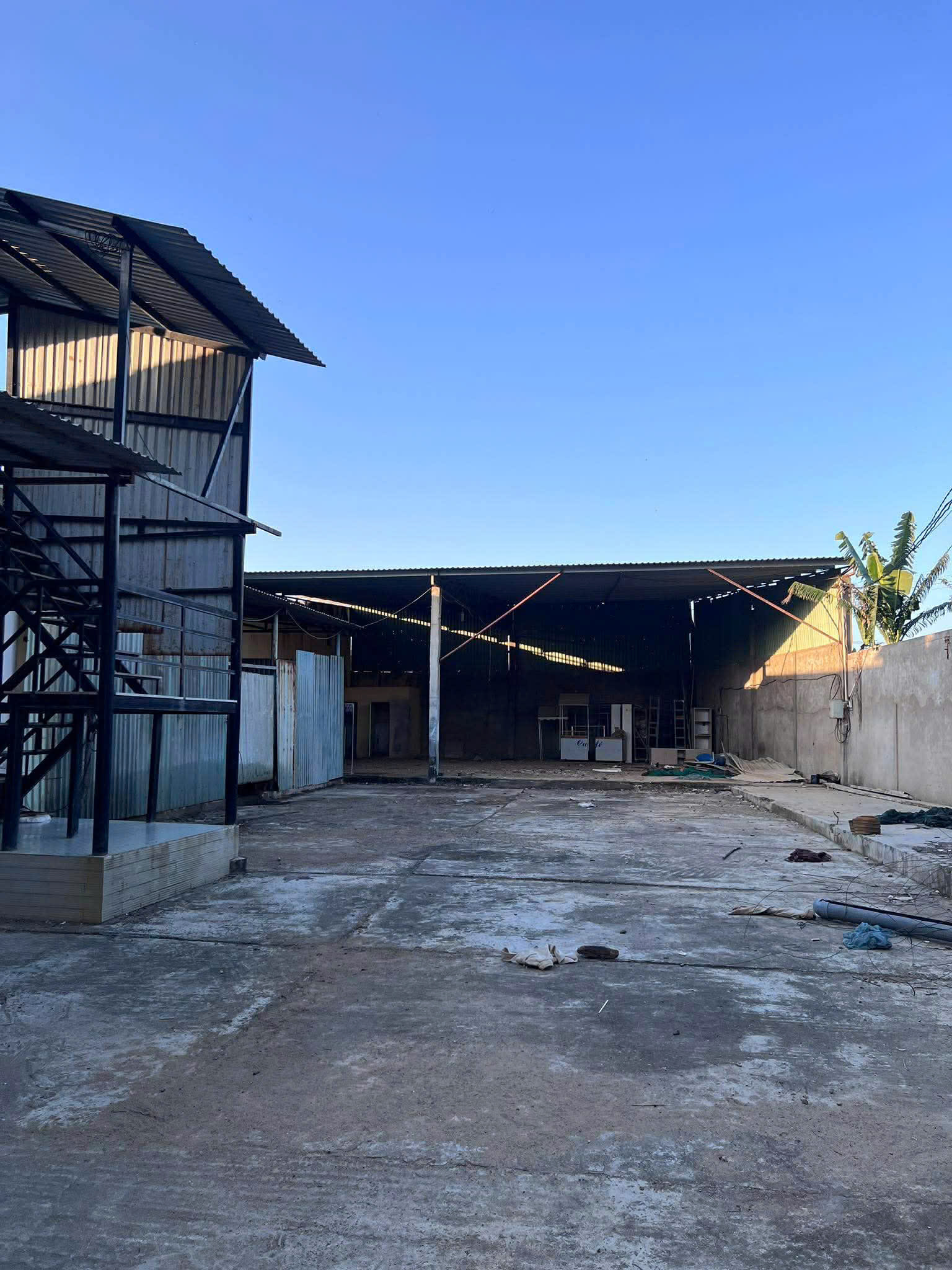 CHO THUÊ KHO NGAY ĐẬP PHÚ XUÂN