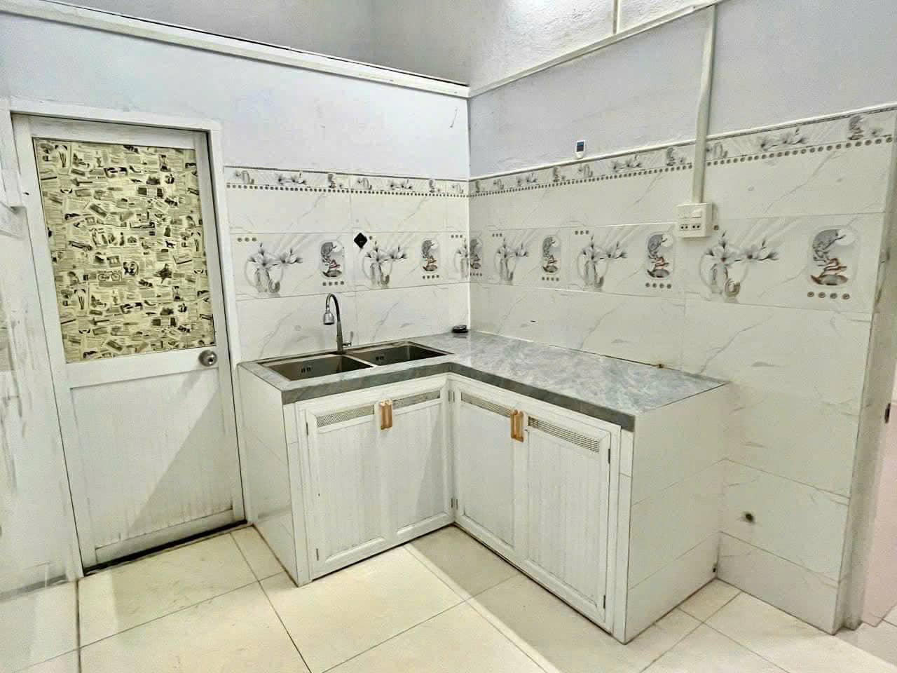 CHO THUÊ NHÀ NGUYÊN CĂN ĐẸP KHU TRẦN HƯNG ĐẠO HẺM CẠN Ô TÔ - QUY NHƠN