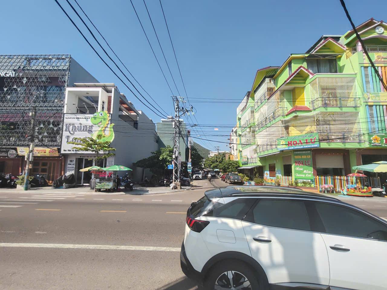 SANG PHIẾU LÔ ĐẤT MẶT TIỀN HOA LƯ VÀ NGÔ SĨ LIÊN VIEW SÔNG