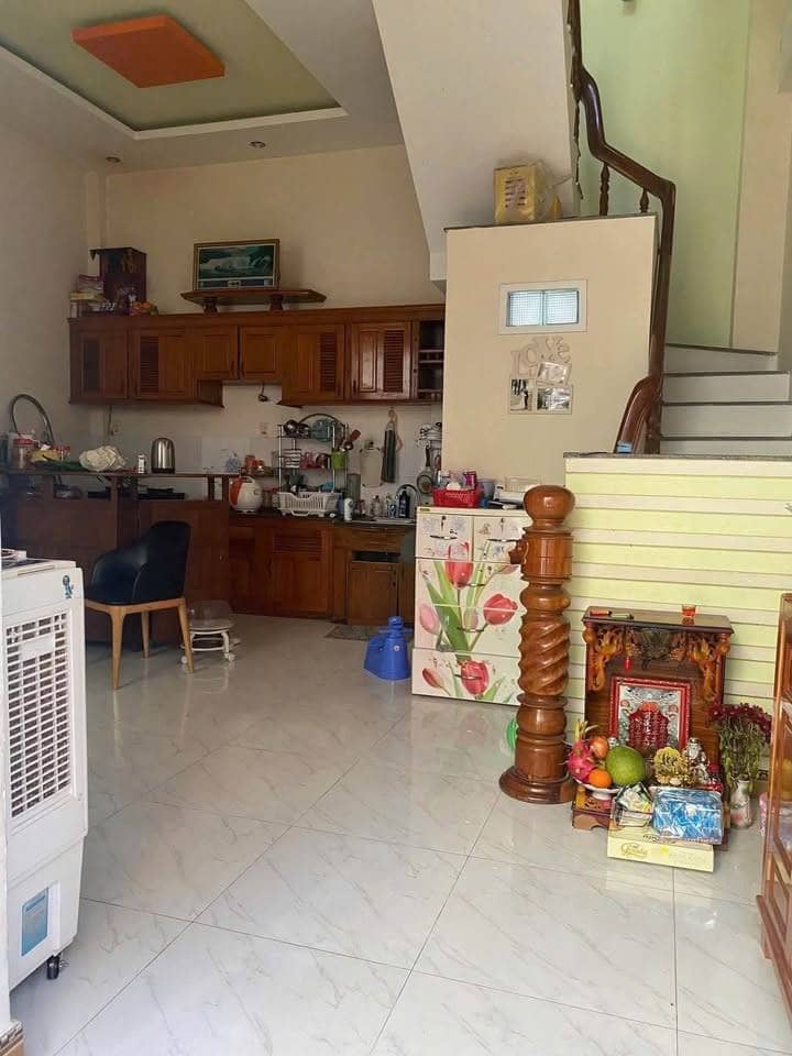 BÁN NHÀ HẺM 3 TẦNG GẦN CHỢ KHU 6 - TRUNG TÂM QUY NHƠN