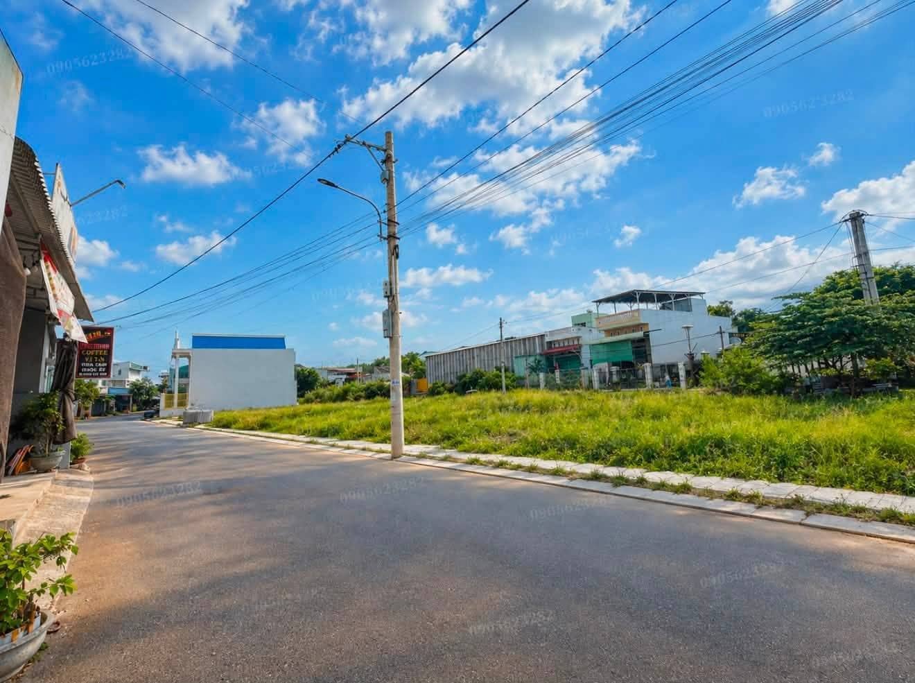 CHÍNH CHỦ CẦN BÁN GẤP LÔ GÓC NGÃ TƯ 2 MẶT TIỀN TRUNG TÂM TUY PHƯỚC - QUY NHƠN