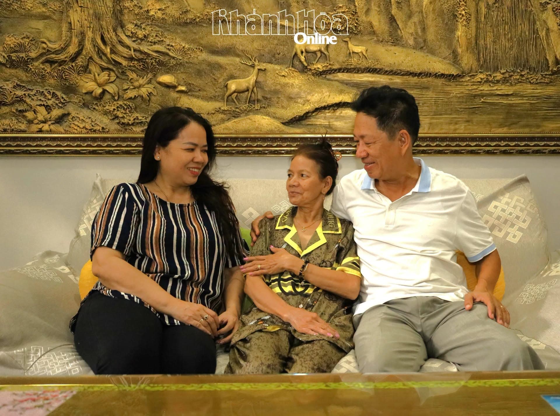 NHƯ CHƯA HỀ CÓ CUỘC CHIA LY”: 44 NĂM THẤT LẠC VÀ CUỘC ĐOÀN TỤ CỦA HAI ĐẠI GIA ĐÌNH CHƯA TỪNG QUEN BIẾT